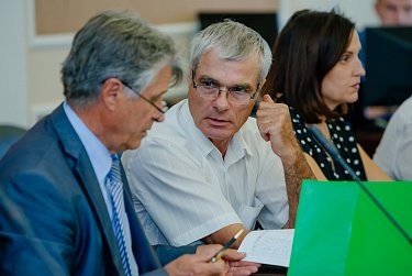 Депутаты готовятся к парламентской сессии